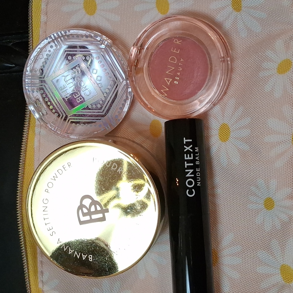 Makeup Bundle - Picture 3 of 9